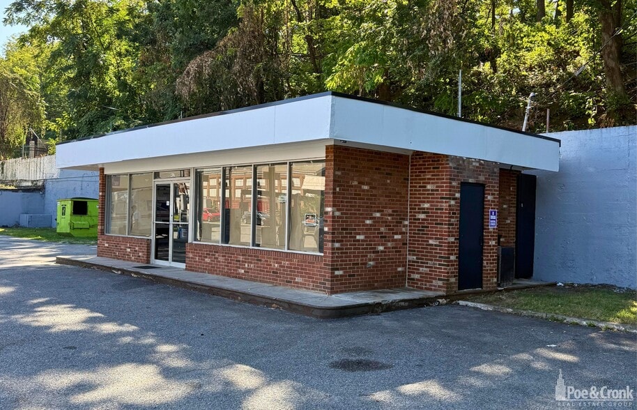 More Photos Of 417 Campbell Ave SE, Roanoke General Retail For Lease