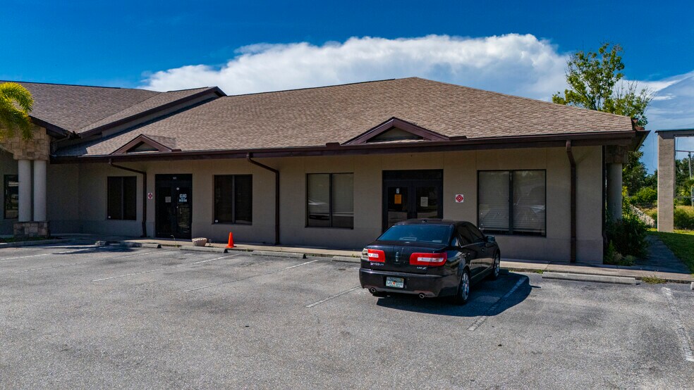More Photos Of 5260 Duncan Rd, Punta Gorda Showroom For Sale