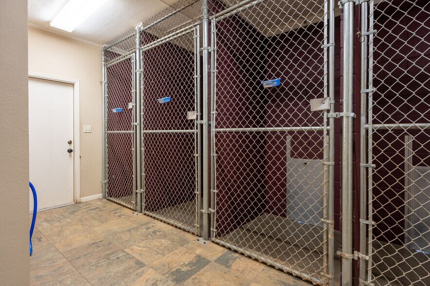 More Photos Of 3815 Troup Hwy, Tyler Medical For Sale