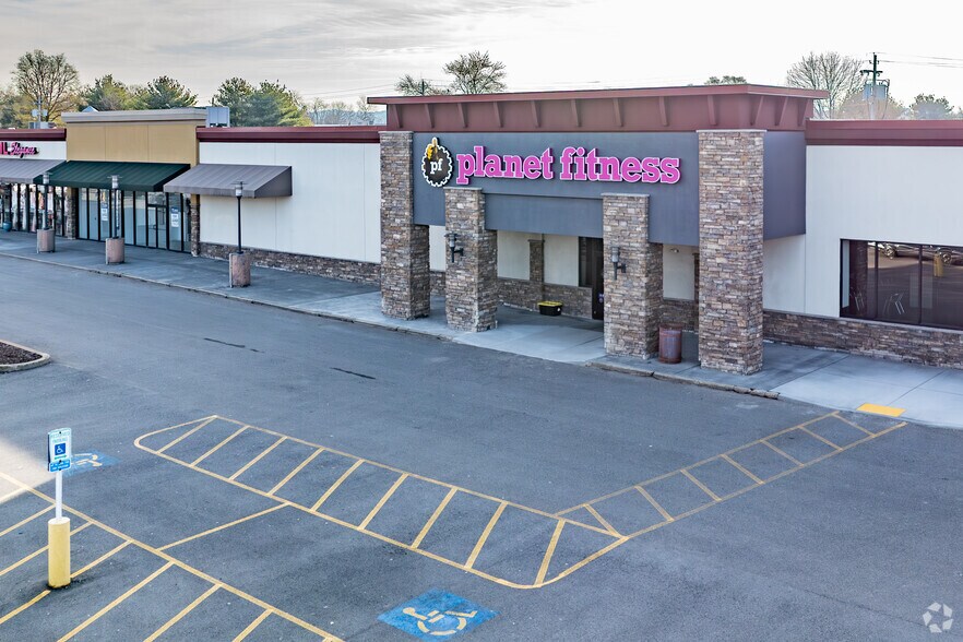 More Photos Of 1732-1862 Freeport Rd, Natrona Heights Storefront Retail Office For Sale