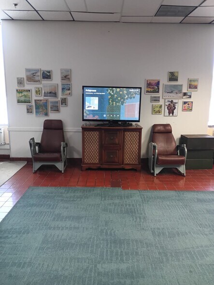 More Photos Of 215 Marvin Miller Dr SW, Atlanta Light Distribution For Lease