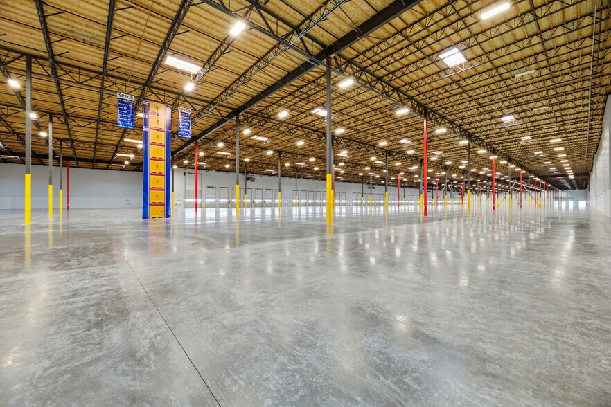 More Photos Of 14003 Mount Anderson St, Reno Distribution For Lease