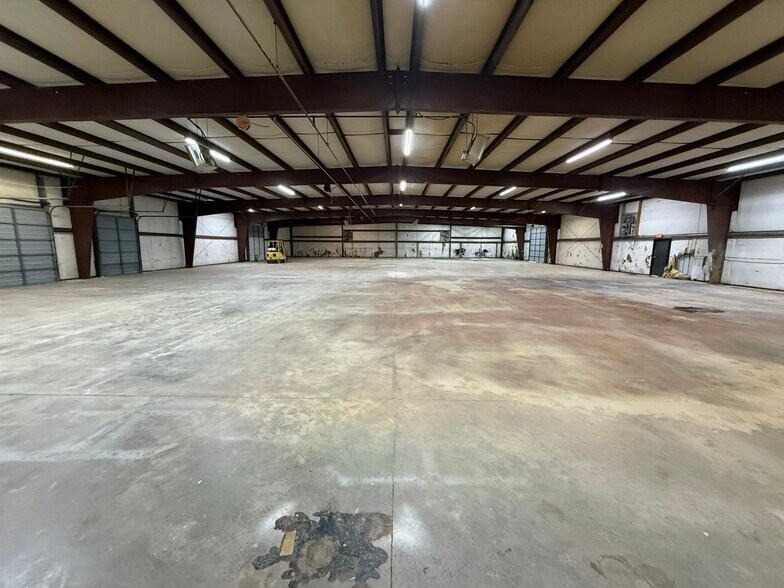 More Photos Of 479 Springdale Rd E, Rock Hill Warehouse For Lease
