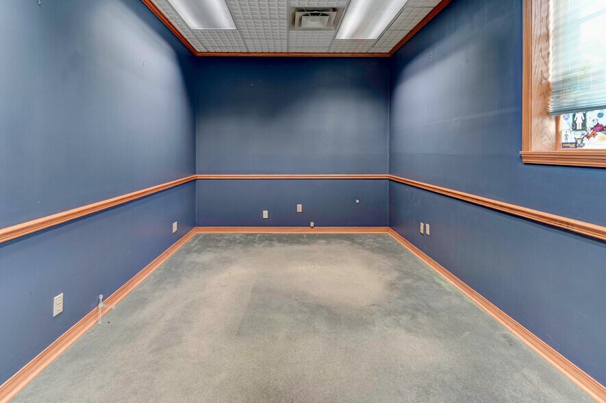 More Photos Of 4003 Pennsylvania Ave, Kansas City Office For Sale