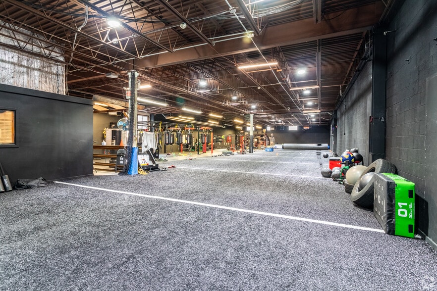 More Photos Of 252 Bethlehem Pike, Colmar Showroom For Lease