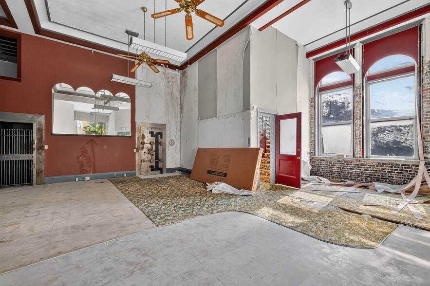 More Photos Of 400 W Main St, Leesburg Serviced Offices For Sale