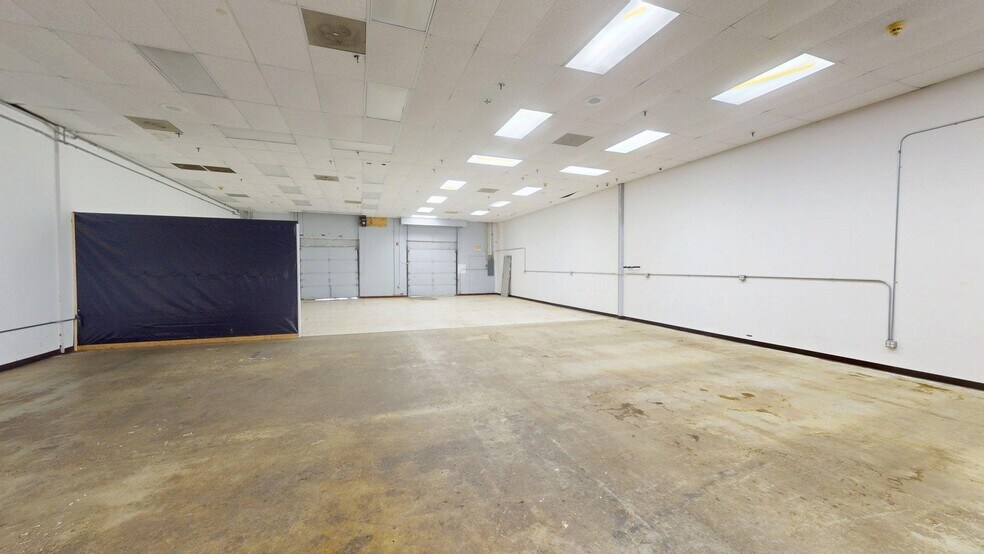 More Photos Of 3430 Constitution Dr, Springfield Warehouse For Lease