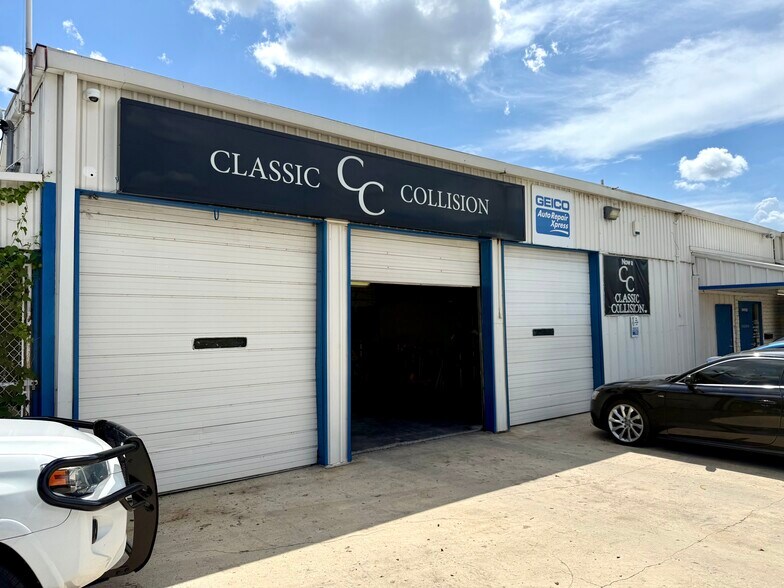 More Photos Of 1830 Jackson Keller Rd, San Antonio Warehouse For Sale