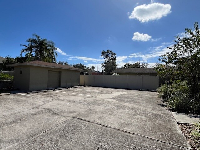 More Photos Of 205 Ridgewood Ave, Brandon Medical For Lease