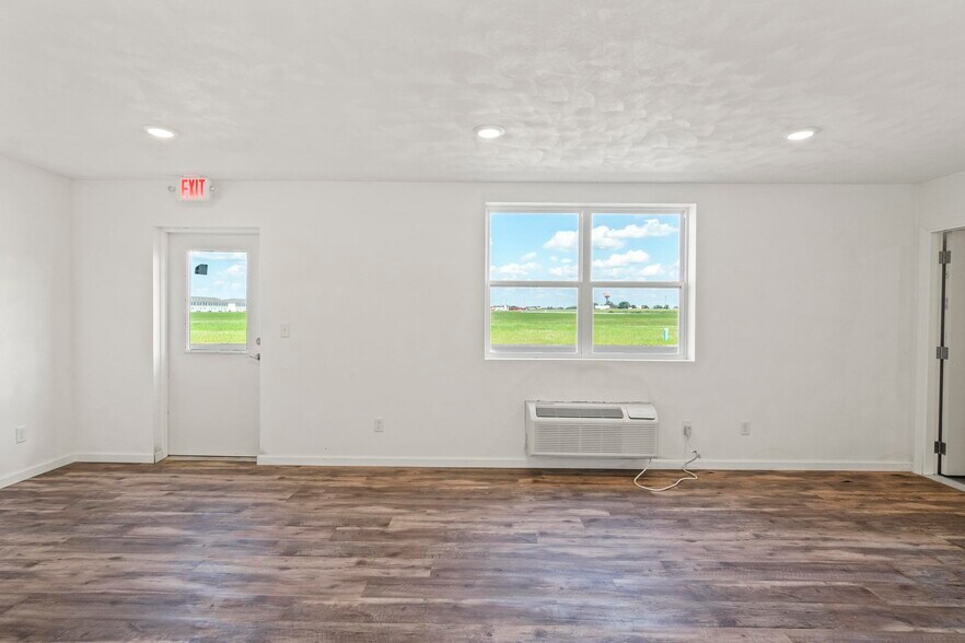 More Photos Of 9709 Hayden Drive, Mascoutah Warehouse For Sale