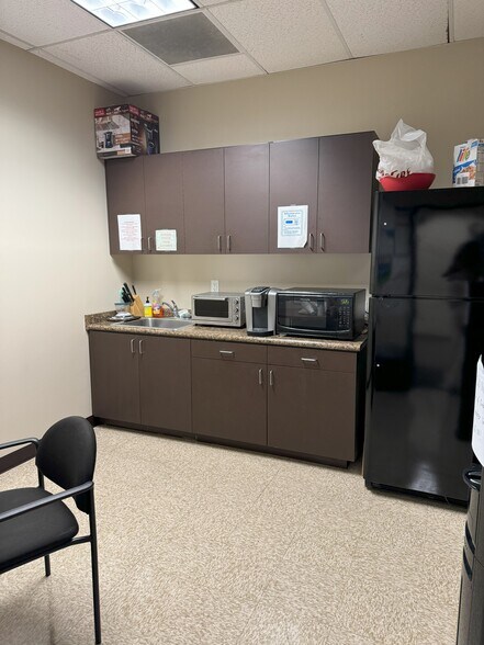 More Photos Of 9221 Corbin Ave, Northridge Office For Lease