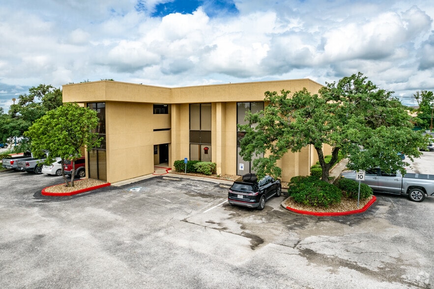 Primary Photo Of 12521 Nacogdoches Rd, San Antonio Medical For Lease