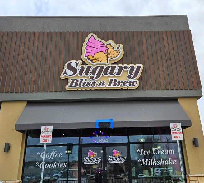 More Photos Of 694 Alta Mere Dr, Fort Worth Freestanding For Lease