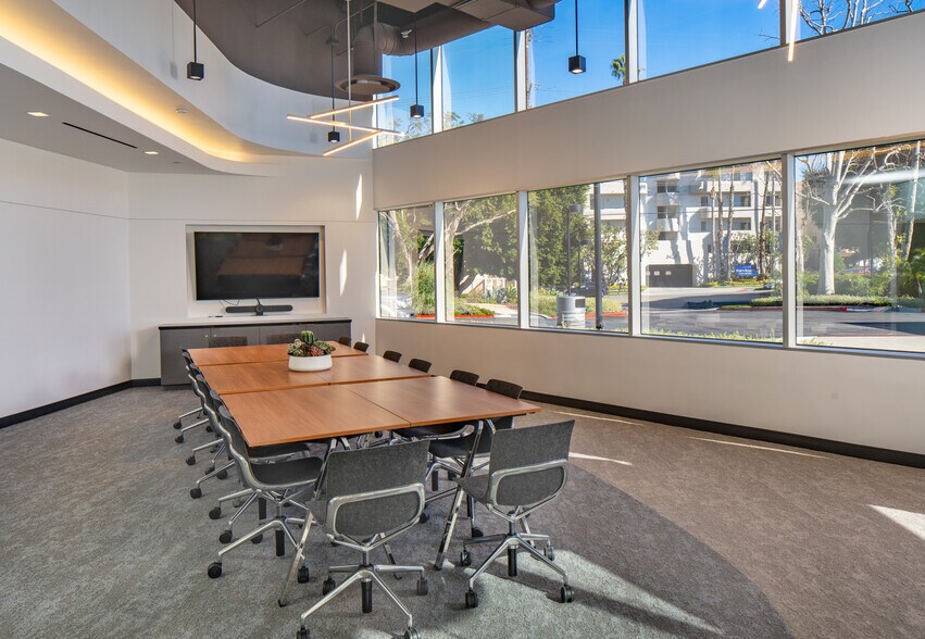 More Photos Of 3415 S Sepulveda Blvd, Los Angeles Office For Lease