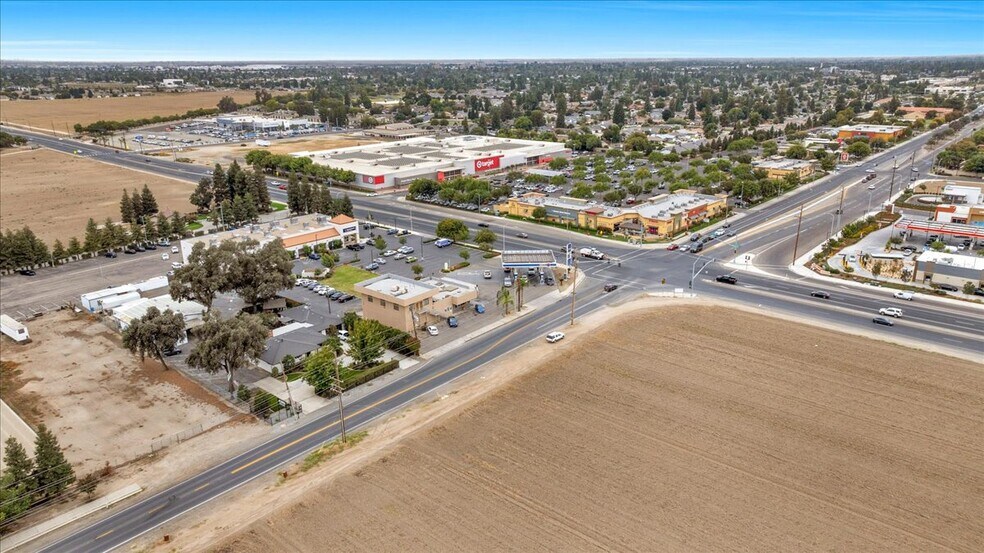 More Photos Of 1088 N Mooney Blvd, Tulare Freestanding For Lease