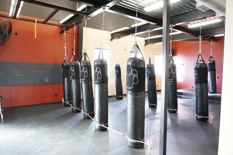 More Photos Of 2500 Business Ln, Yakima Freestanding For Sale