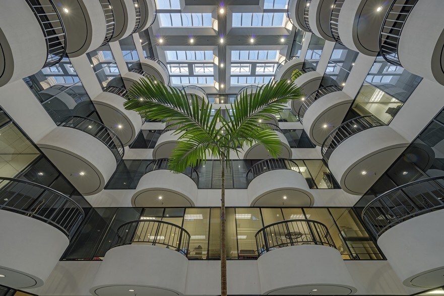 More Photos Of 1880 Dairy Ashford Rd, Houston Office For Lease