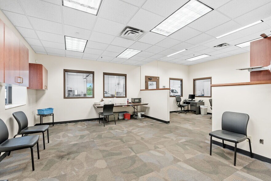 More Photos Of 2905 Lexington Ave S, Eagan Flex For Sale