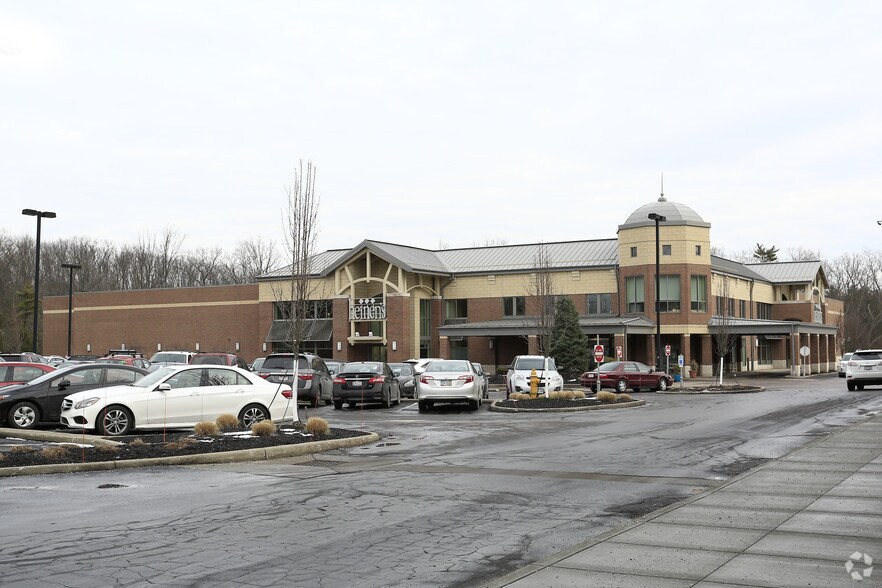 More Photos Of 8263-8383 Chippewa Rd, Brecksville Unknown For Lease