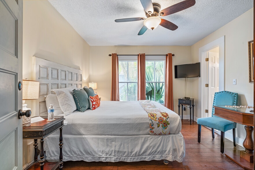 More Photos Of 44 Spanish St, Saint Augustine Hotel For Sale