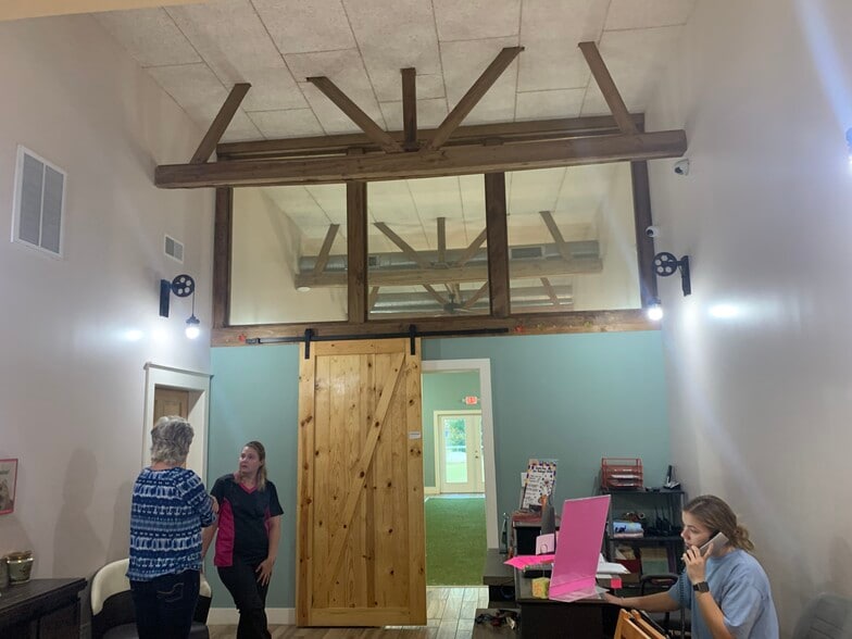 More Photos Of 421 Ermine Rd, West Columbia Warehouse For Sale