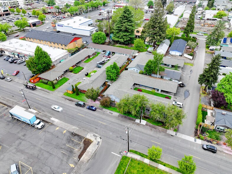 Primary Photo Of 1049 SE Walnut St, Hillsboro Apartments For Sale