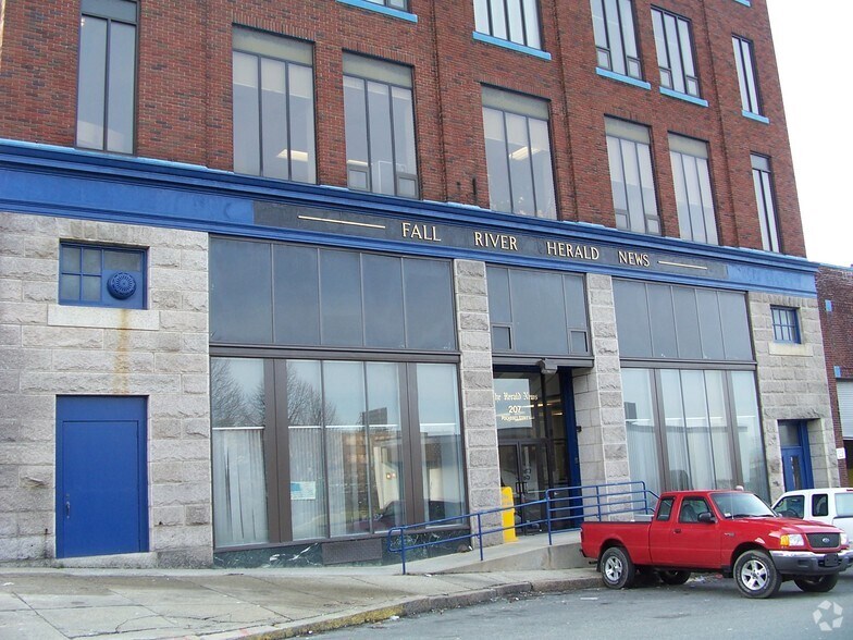 More Photos Of 207 Pocasset St, Fall River Warehouse For Lease