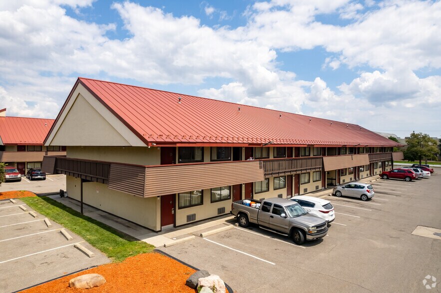 More Photos Of 32511 Concord Dr, Madison Heights Hotel For Sale