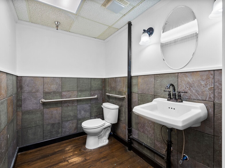 More Photos Of 1 Battle Sq, Asheville Apartments For Lease