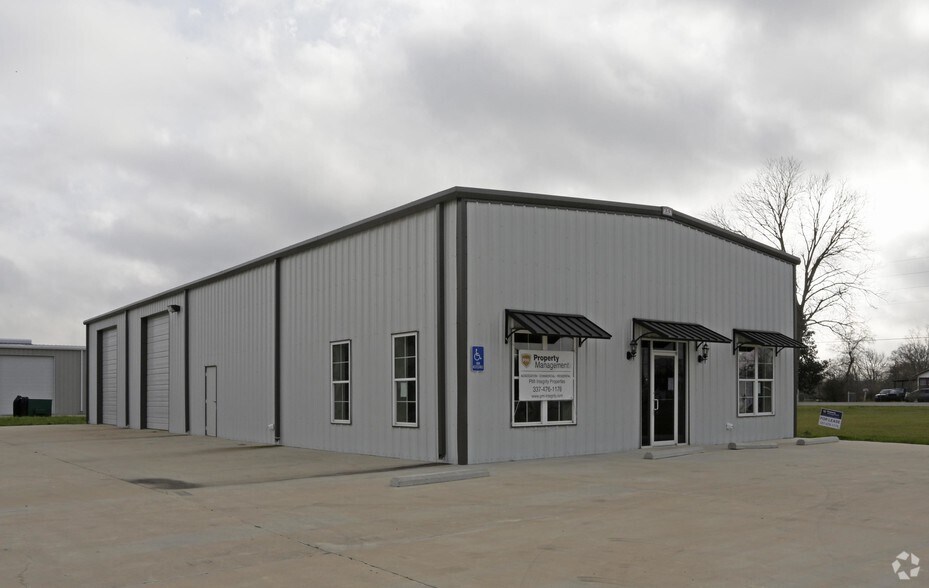Primary Photo Of 1908 Commercial Park Dr, Breaux Bridge Warehouse For Lease