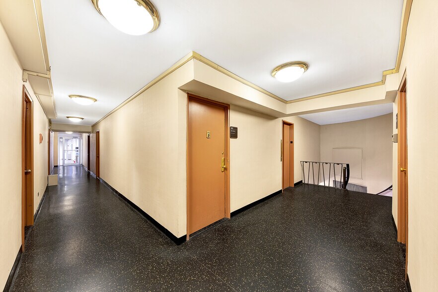 More Photos Of 200 Central Park S, New York Multifamily For Sale