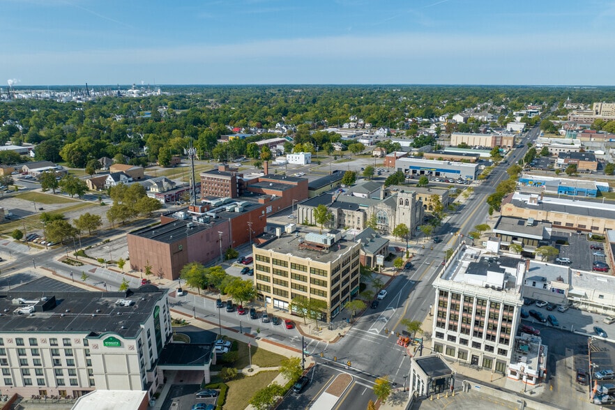 More Photos Of 205 W Market St, Lima Office For Lease