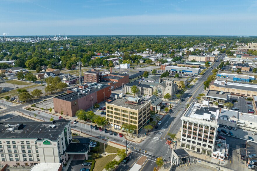 More Photos Of 205 W Market St, Lima Office For Sale