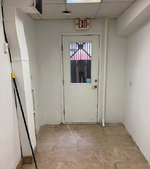 More Photos Of 219 W 79th St, New York Medical For Lease