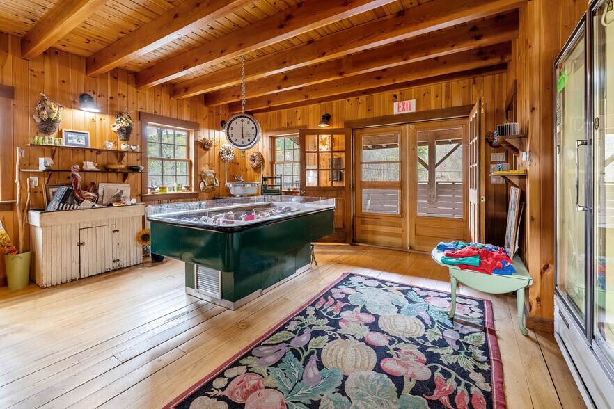 More Photos Of 49 Vermont 12, Pomfret General Retail For Sale