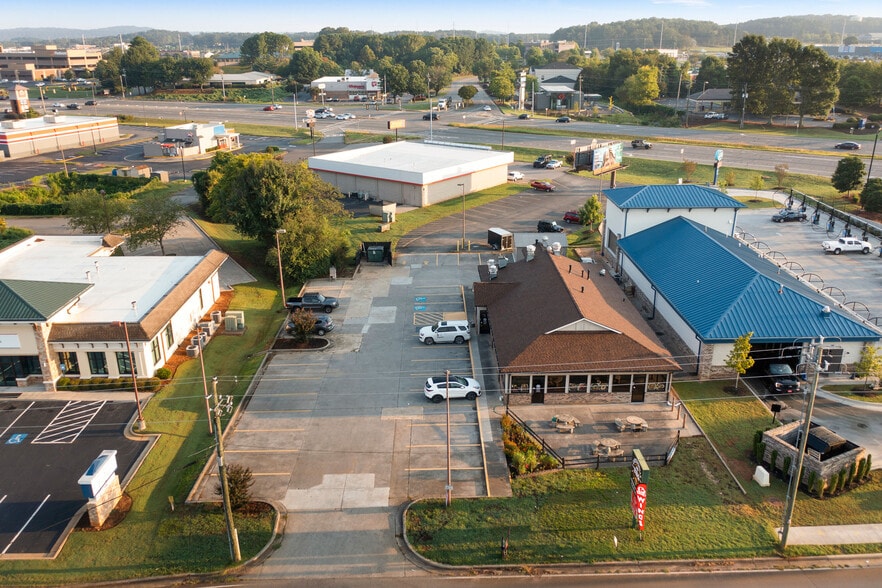 More Photos Of 140 E Felton Rd, Cartersville Restaurant For Sale