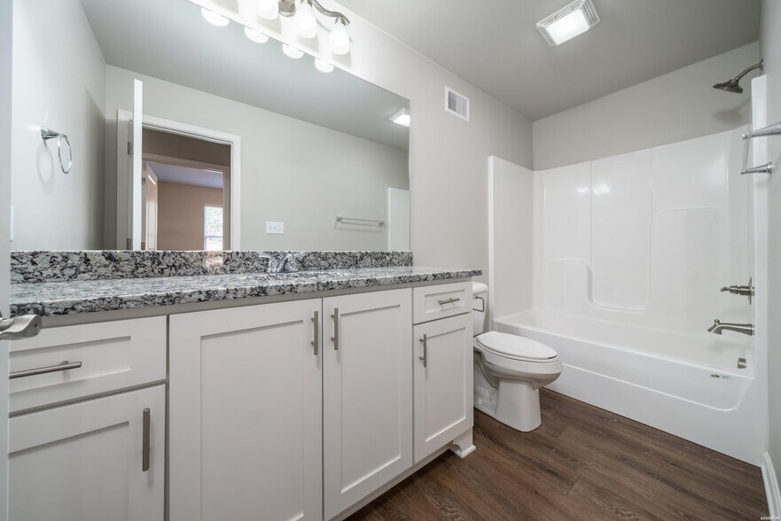 More Photos Of 102 & 106 Cheyenne St, Hot Springs National Park Apartments For Sale