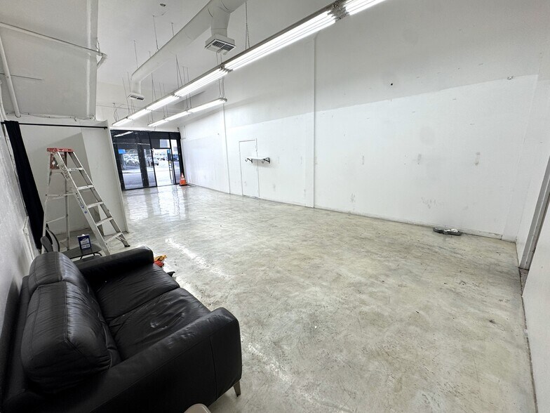 More Photos Of 1018-1020 S Los Angeles St, Los Angeles Light Manufacturing For Lease