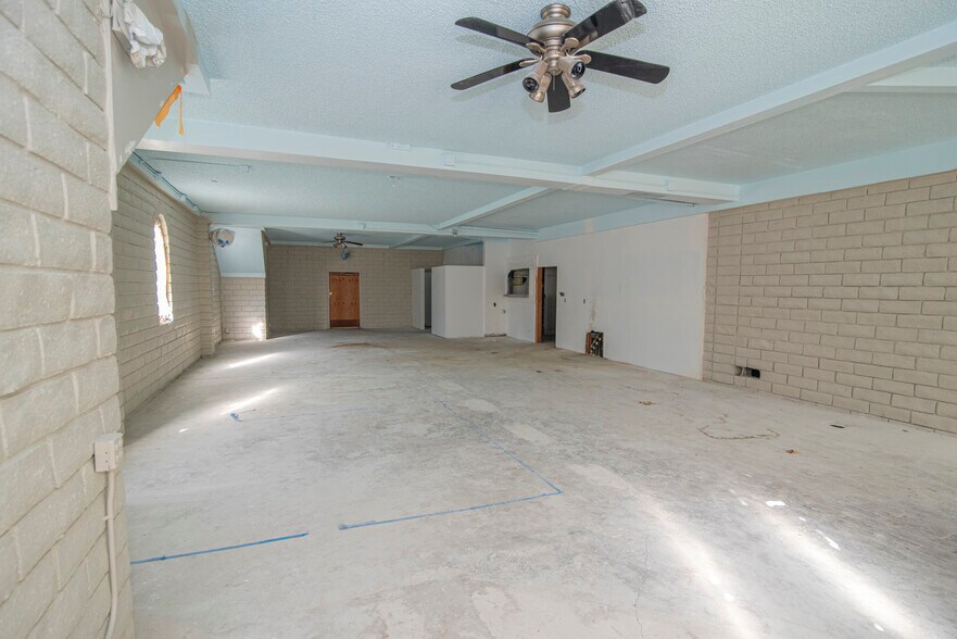 More Photos Of 2941-2943 Honolulu Ave, La Crescenta Restaurant For Sale