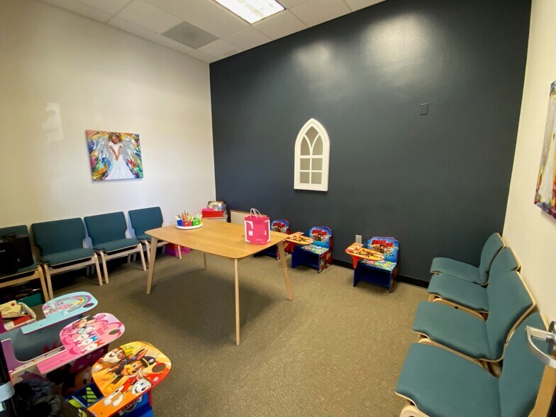 More Photos Of 861 Harold Pl, Chula Vista Research And Development For Sale