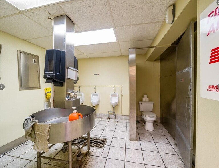 More Photos Of 305 Tremont St, Rochester Warehouse For Sale