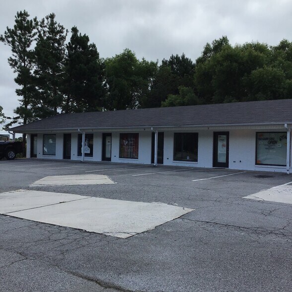 Primary Photo Of 6983-7009 Wall Triana Hwy, Madison Freestanding For Lease