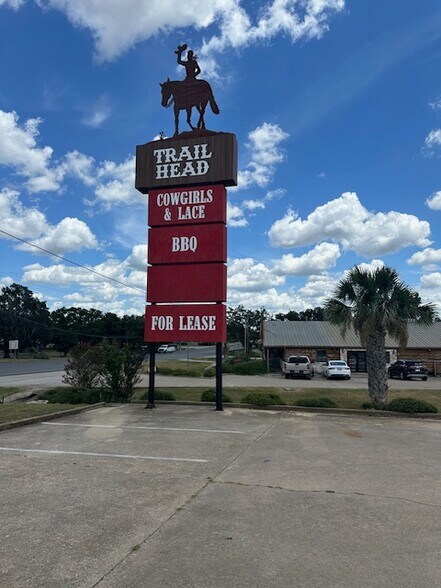 More Photos Of 1111 W Hwy 290, Dripping Springs Unknown For Lease