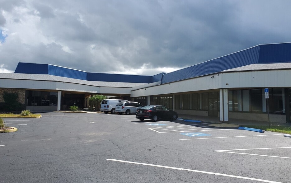 More Photos Of 10730 US Hwy 19, Port Richey Unknown For Lease