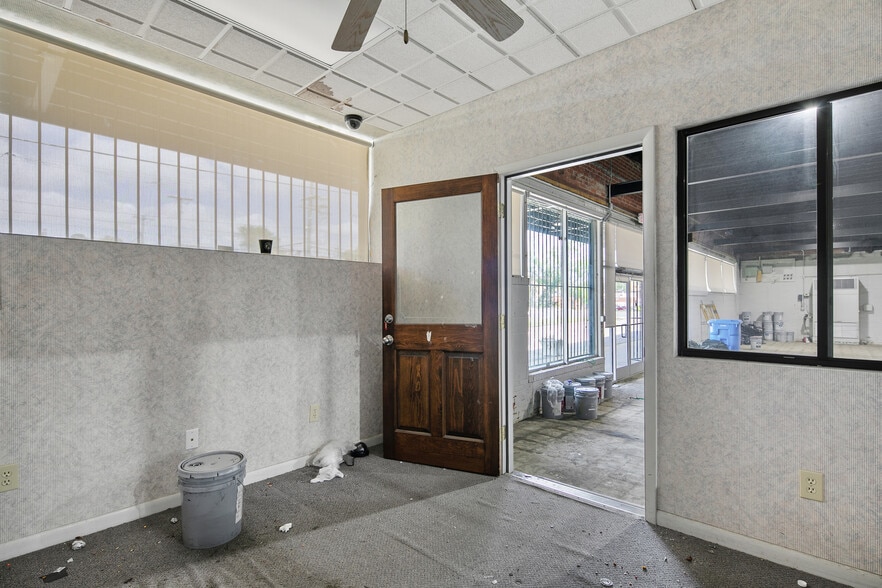 More Photos Of 301 Robeson St, Fayetteville Freestanding For Sale
