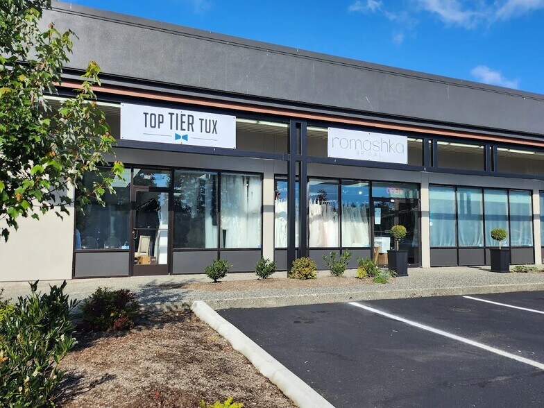 More Photos Of 620 SE Everett Mall Way, Everett General Retail For Lease