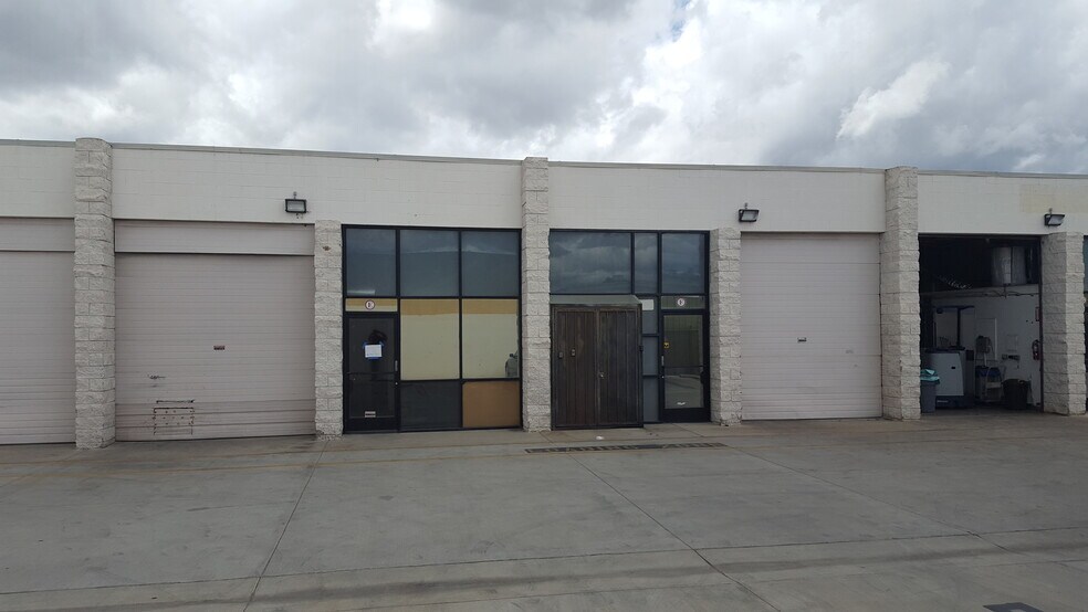 More Photos Of 14701 Arminta St, Panorama City Manufacturing For Lease