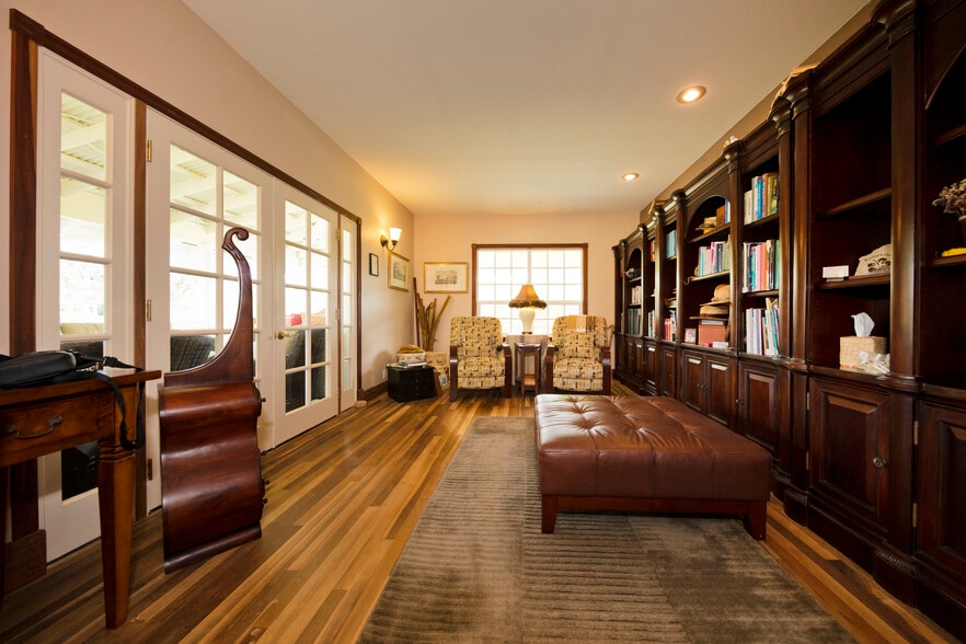 More Photos Of 94-2152 S Point Rd, Naalehu Hotel For Sale