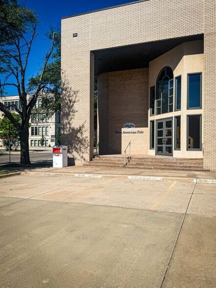 More Photos Of 133 NW 8th St, Oklahoma City Office For Lease