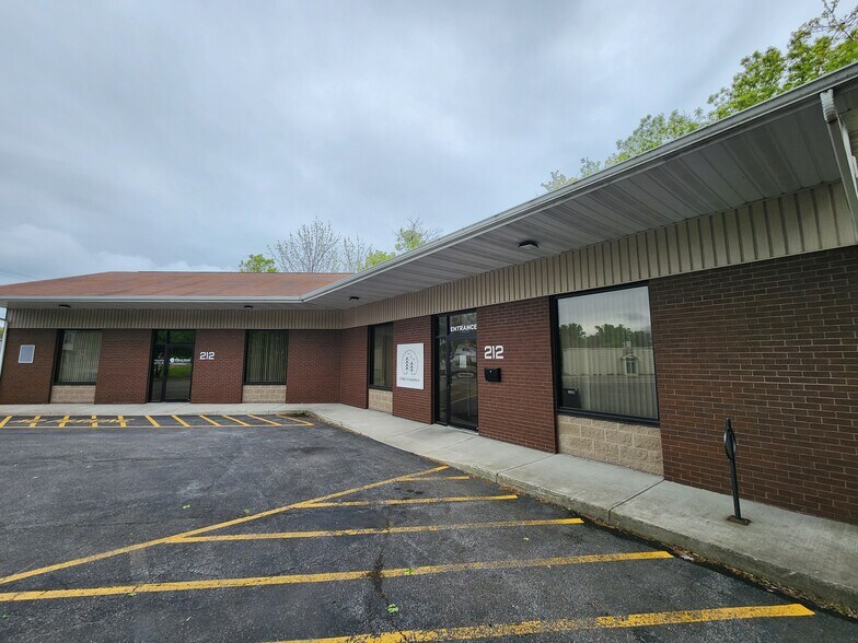 More Photos Of 212 E Manlius St, East Syracuse Freestanding For Lease